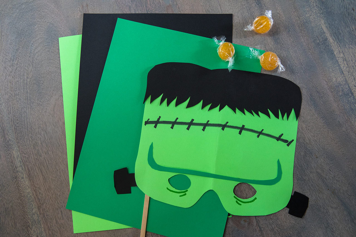 Astrobrights Mega Collection, Colored Cardstock, Ultra Green, 320 Sheets, 65 lb/176 gsm, 8.5" x 11" - MORE SHEETS! (91678)